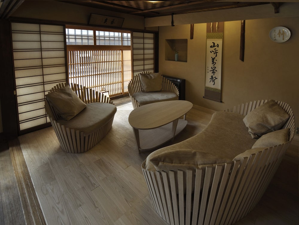 Traditional Kyoto Inn serving Kyoto cuisine IZUYASU 31/50