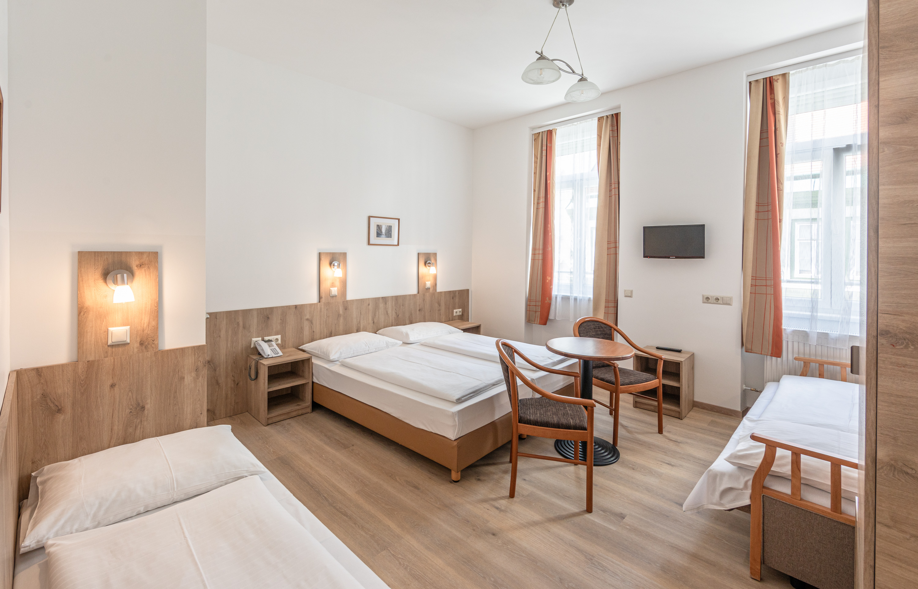 QUAD ROOM