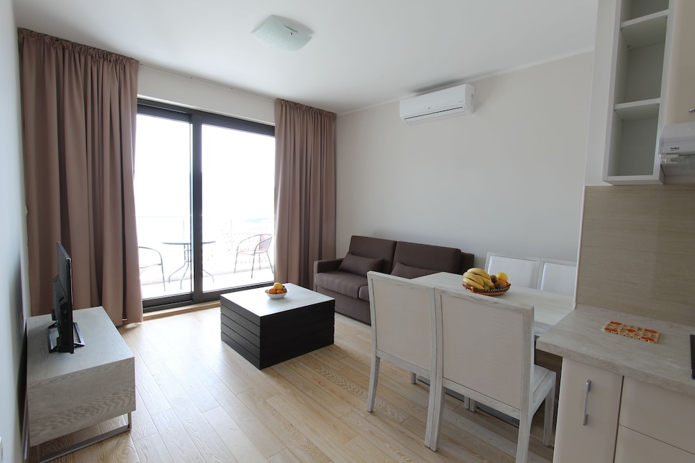 Apartments Aqua 46/66