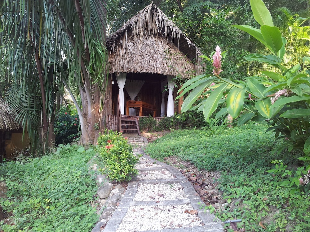 Esencia Hotel And Villas 3/65