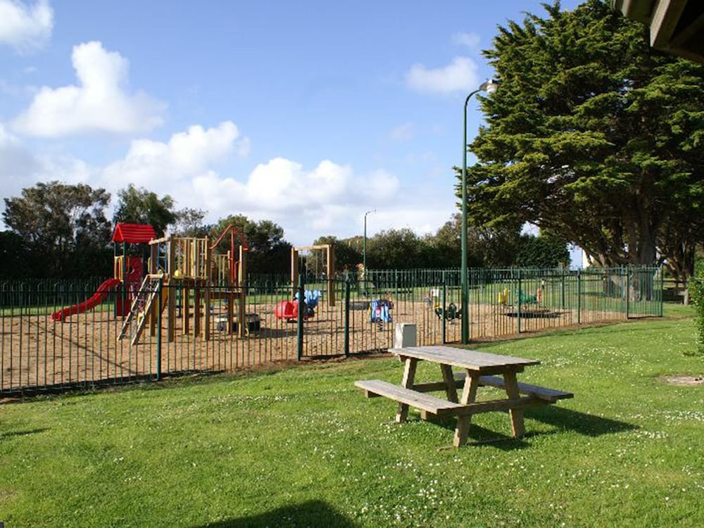 NRMA Portland Bay Holiday Park 28/46