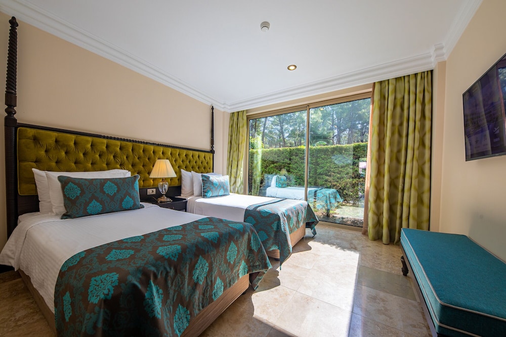 Vogue Hotel Supreme Bodrum 30/98