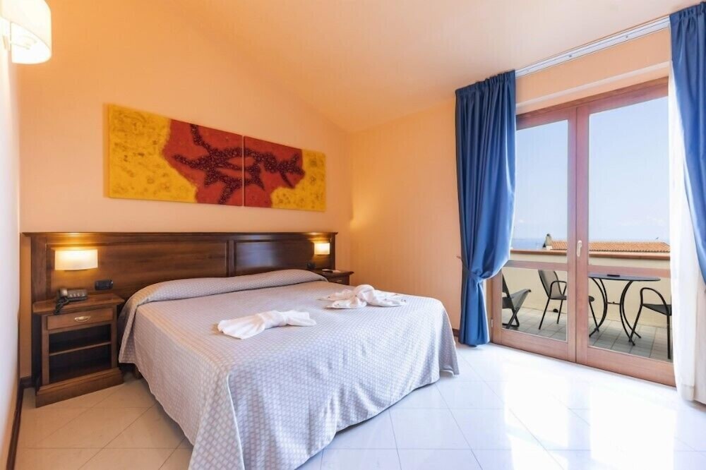 Hotel Tropis 27/70
