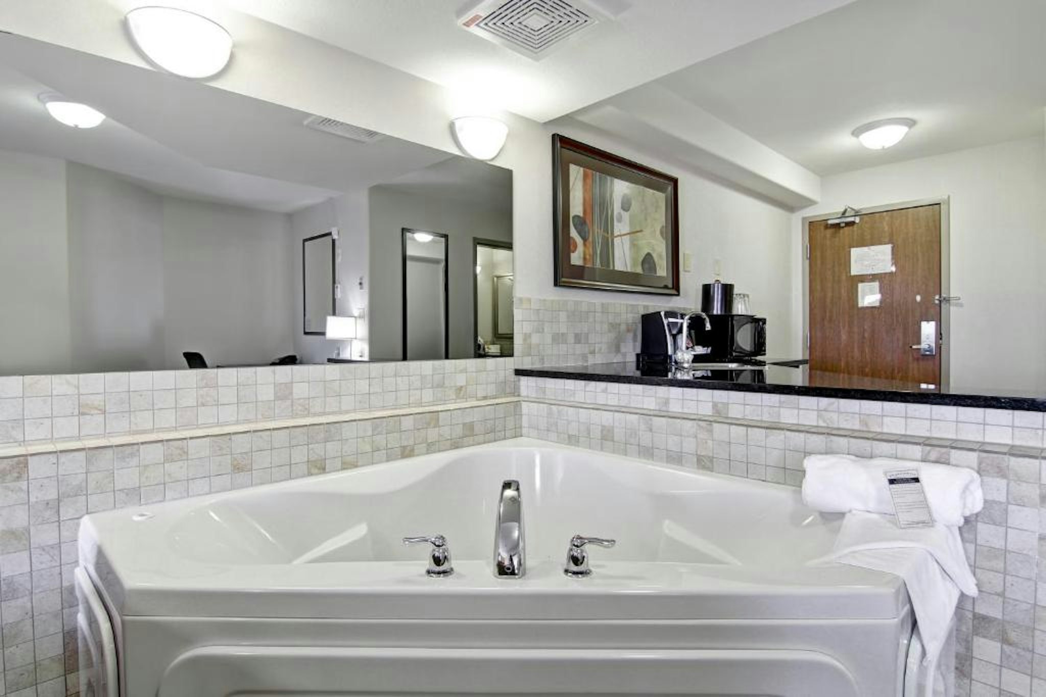 Weyburn Canalta Hotel 39/41