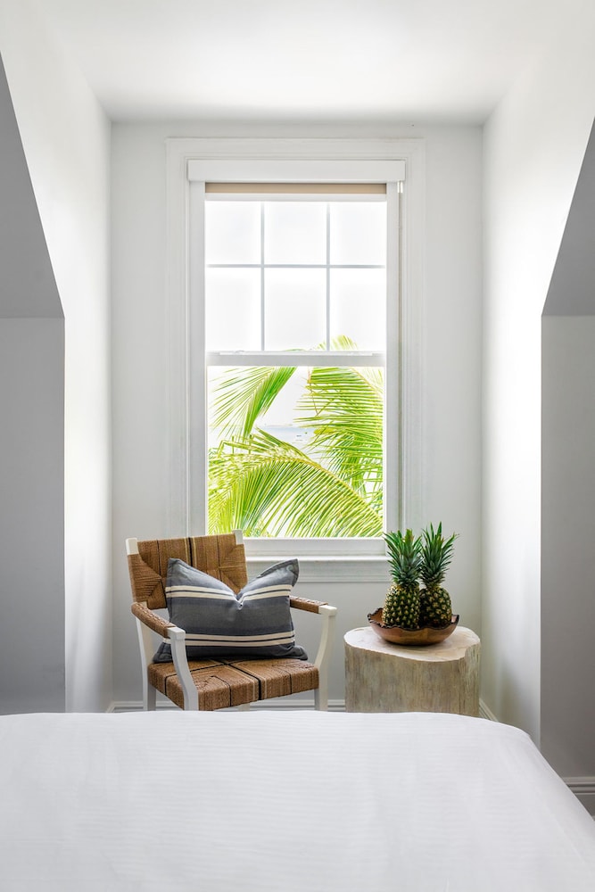 Parrot Key Hotel & Villas 50/70