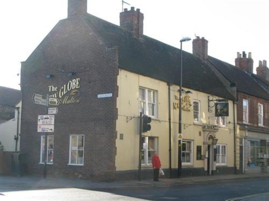 The New Globe Inn 20/20