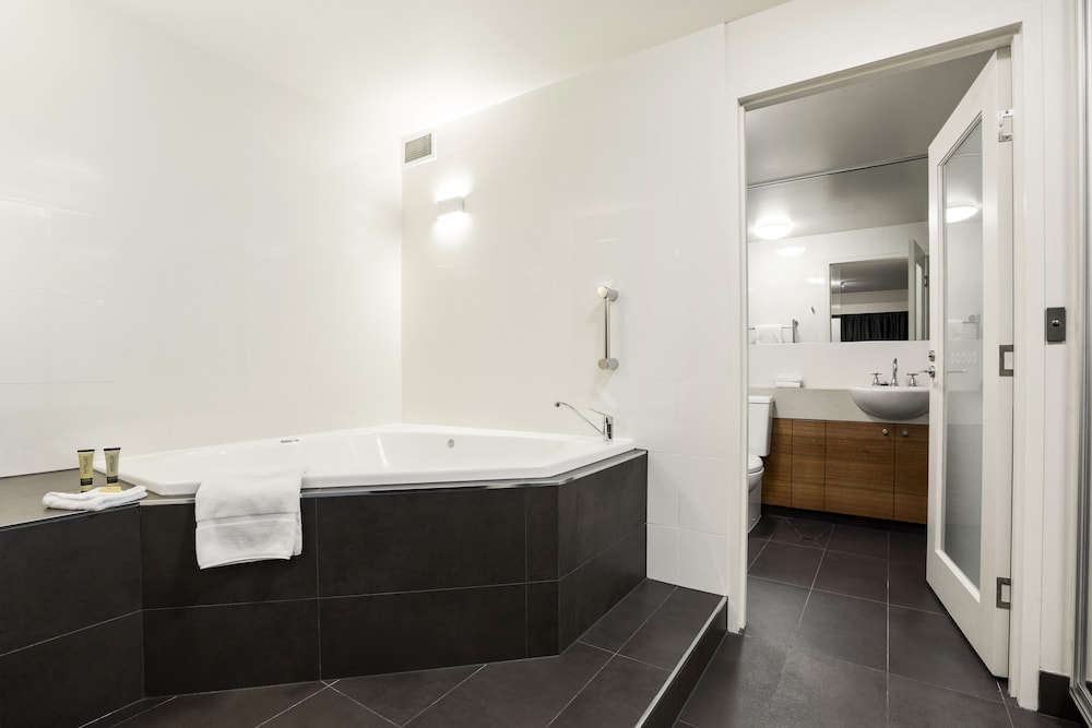 The Old Woolstore Apartment Hotel 25/63
