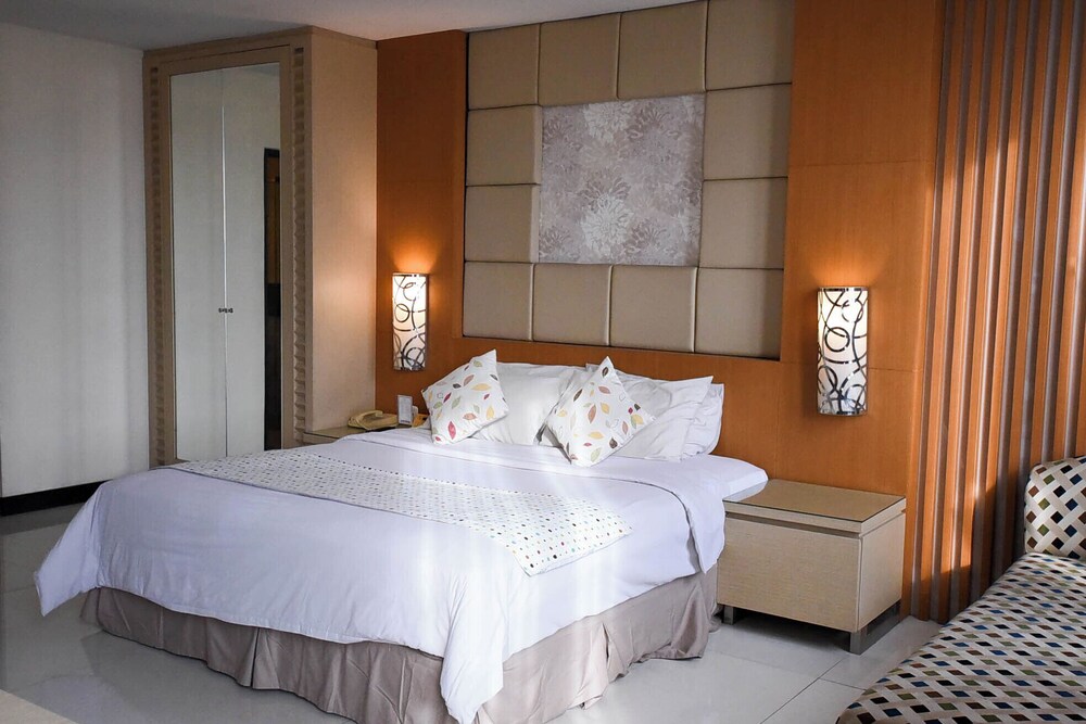 Kedaton Hotel 30/66