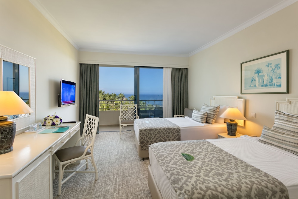 Mirage Park Resort Hotel 22/79