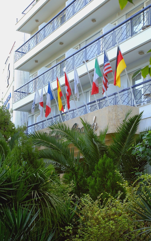 Palmyra Beach Hotel 59/64
