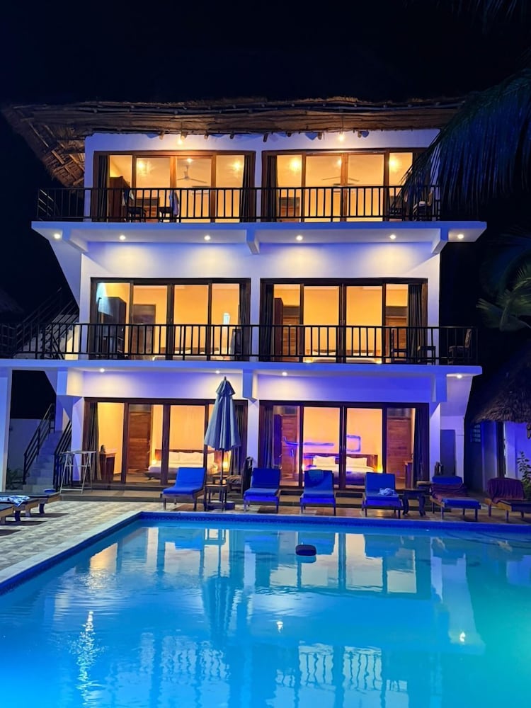 Isla Bonita Zanzibar Beach Resort 1/48