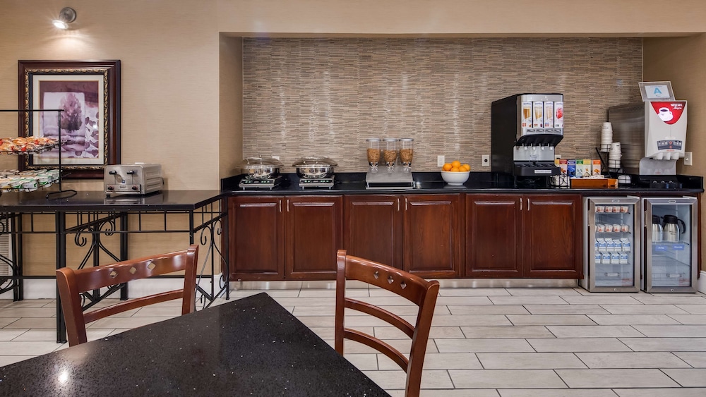 Best Western Plus Greenville South 32/41