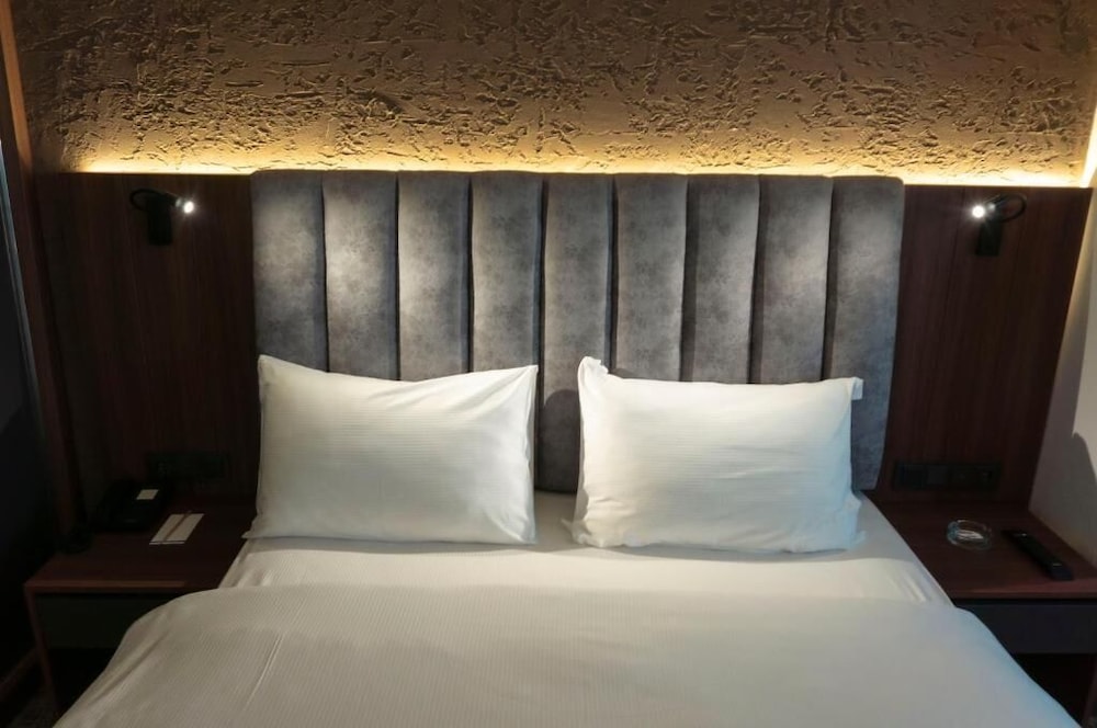 KIRCI HOTEL 18/48