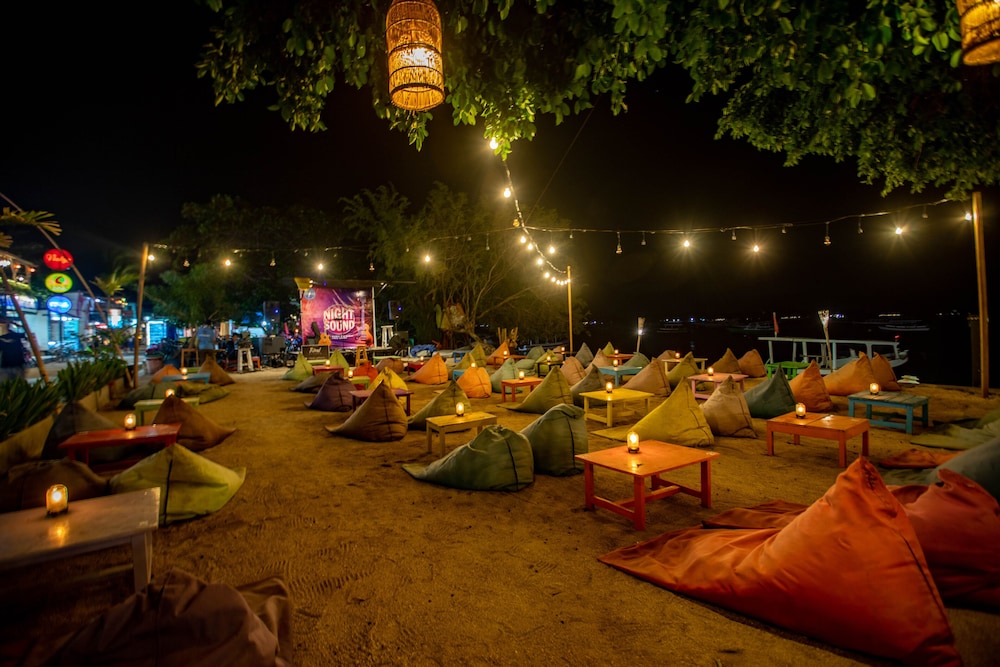 Gili Sands Hotel & Bar 52/66