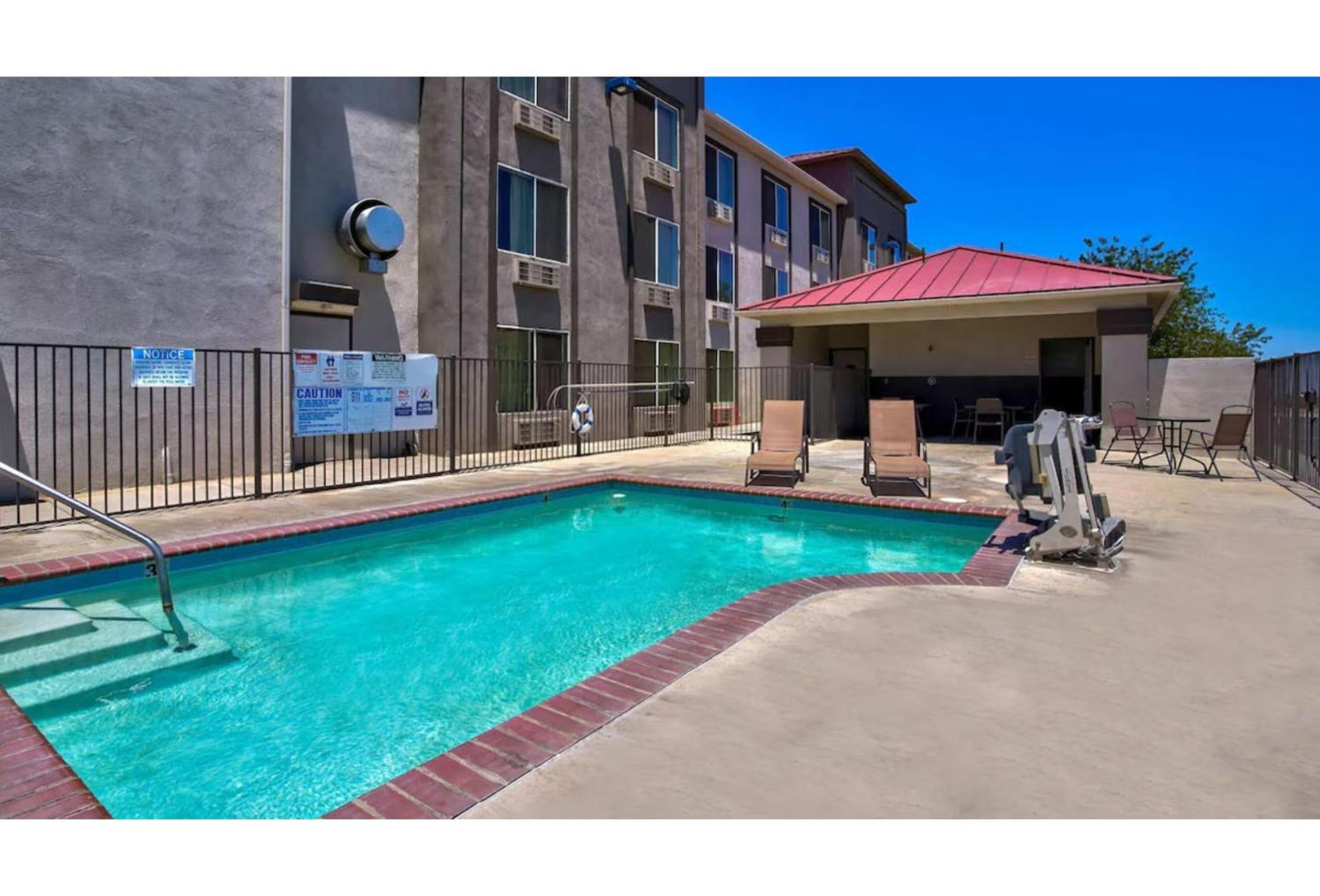 Studio6 Suites Hesperia, CA - West Main Street - I-15 30/33