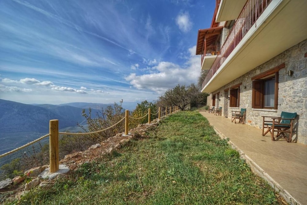 Almond House Suites Arachova 39/50