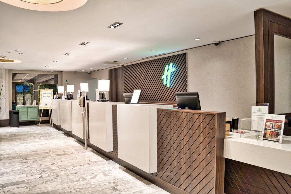 HOLIDAY INN TORONTO DOWNTOWN CENTRE 10/79