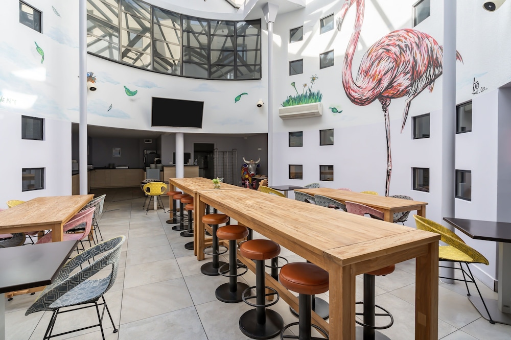 restaurant cafeteria