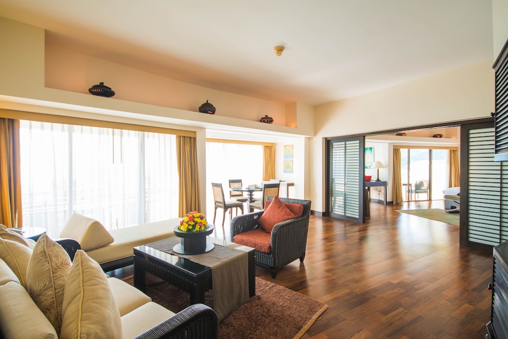 Pullman Phuket Karon Beach Resort 54/80