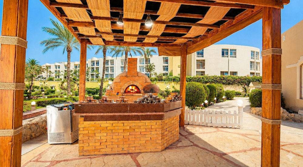 Regency Plaza Aqua Park Spa Resort 13/87