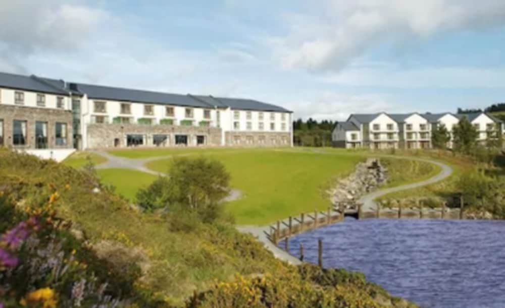 Sneem Hotel 35/36