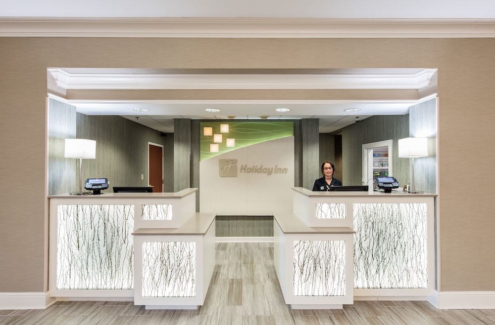 Holiday Inn Hotel And Suites Lake City 8/42