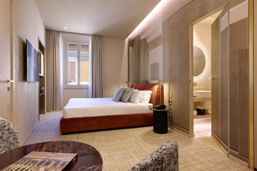 DELUXE, DOUBLE BED