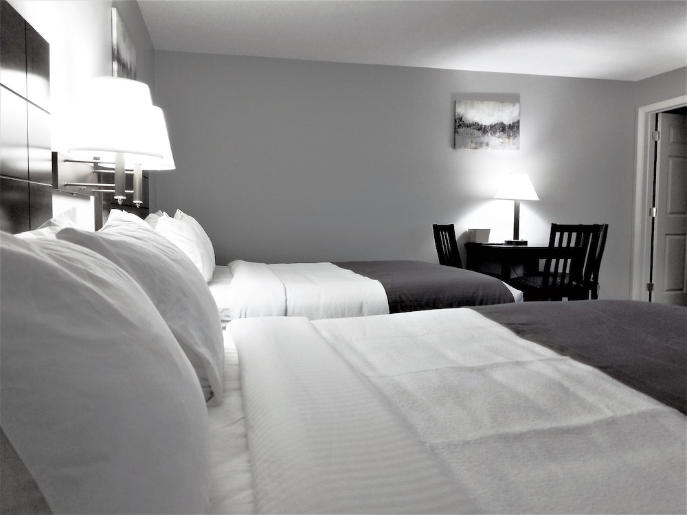 Mt Madison Inn & Suites 13/46