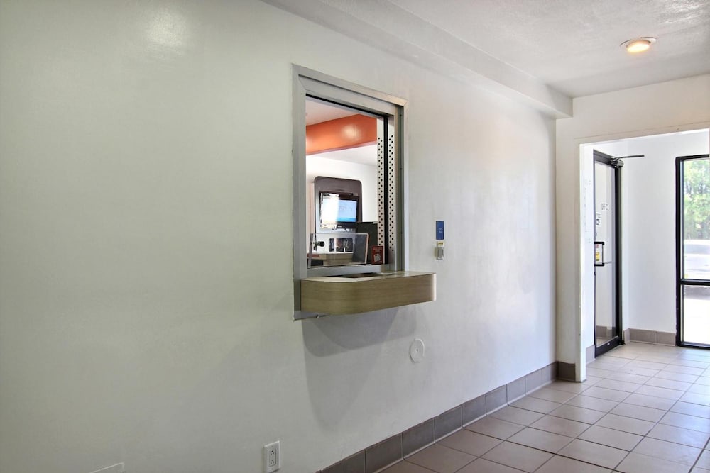 Motel6 Carlsbad, NM 47/47