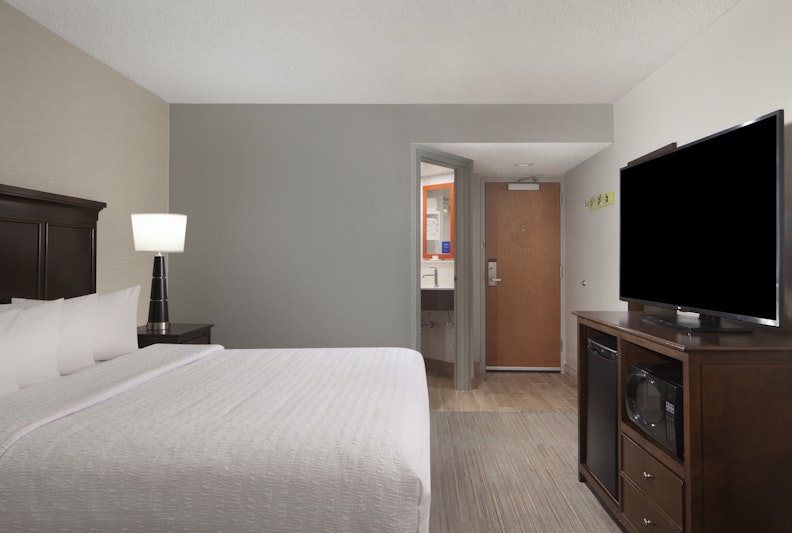 Hampton Inn Evansville 3/17