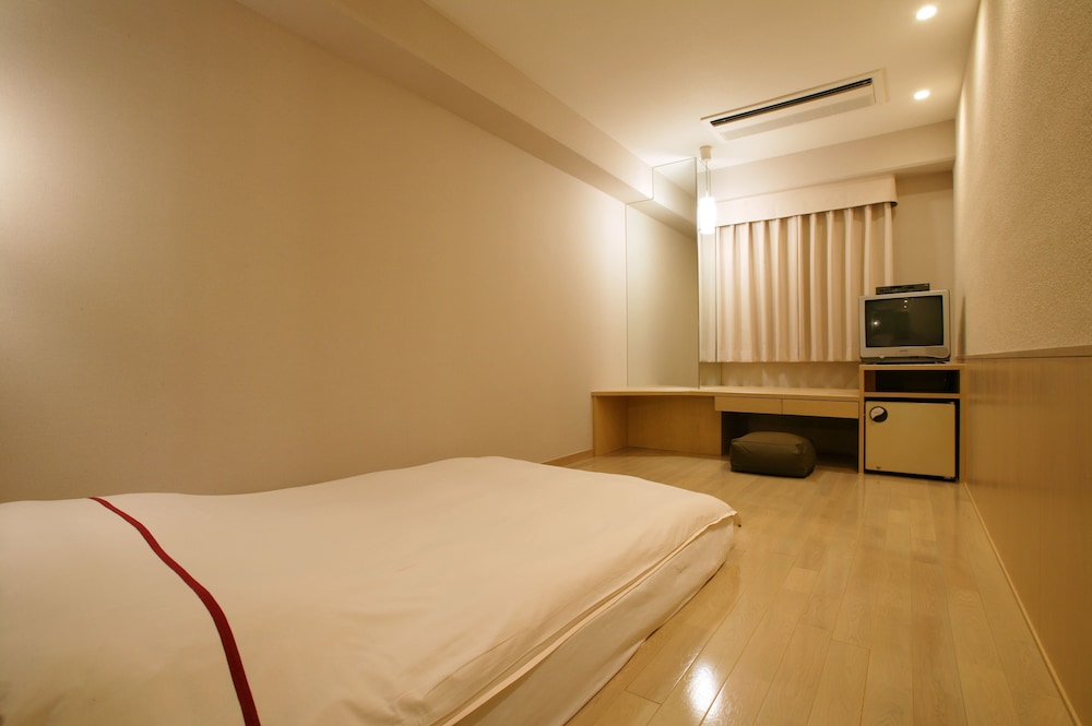 ROOM, DOUBLE BED, SMOKING