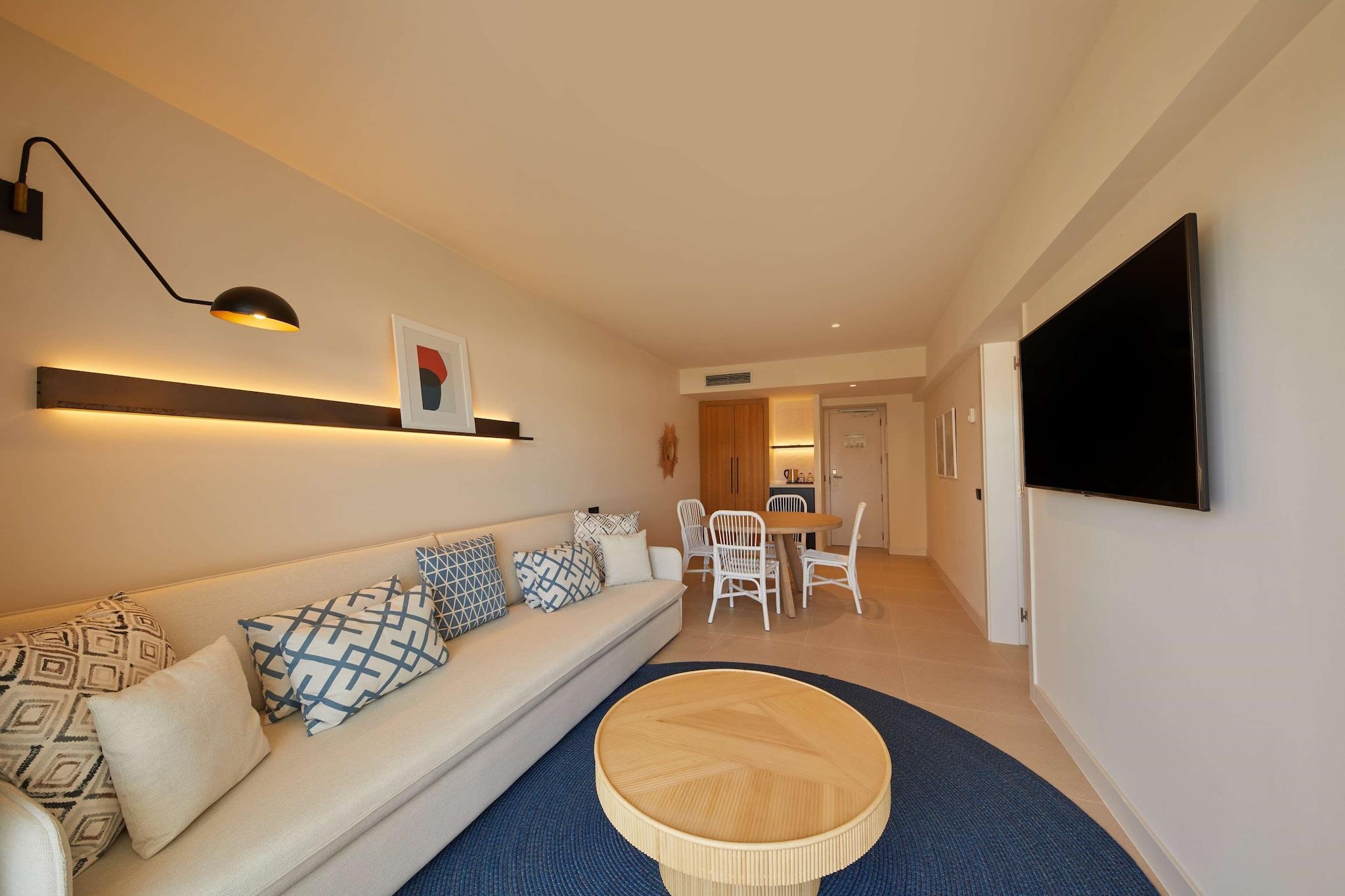 Alua Calvia 33/50