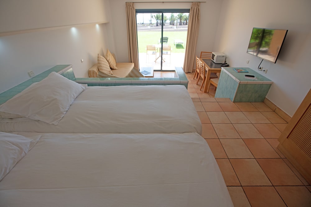 Playitas Aparthotel 6/50