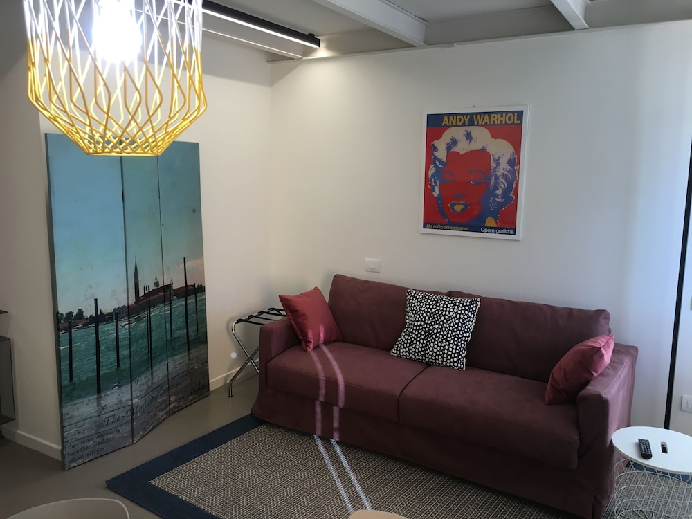 Rivadige Suite 31/50