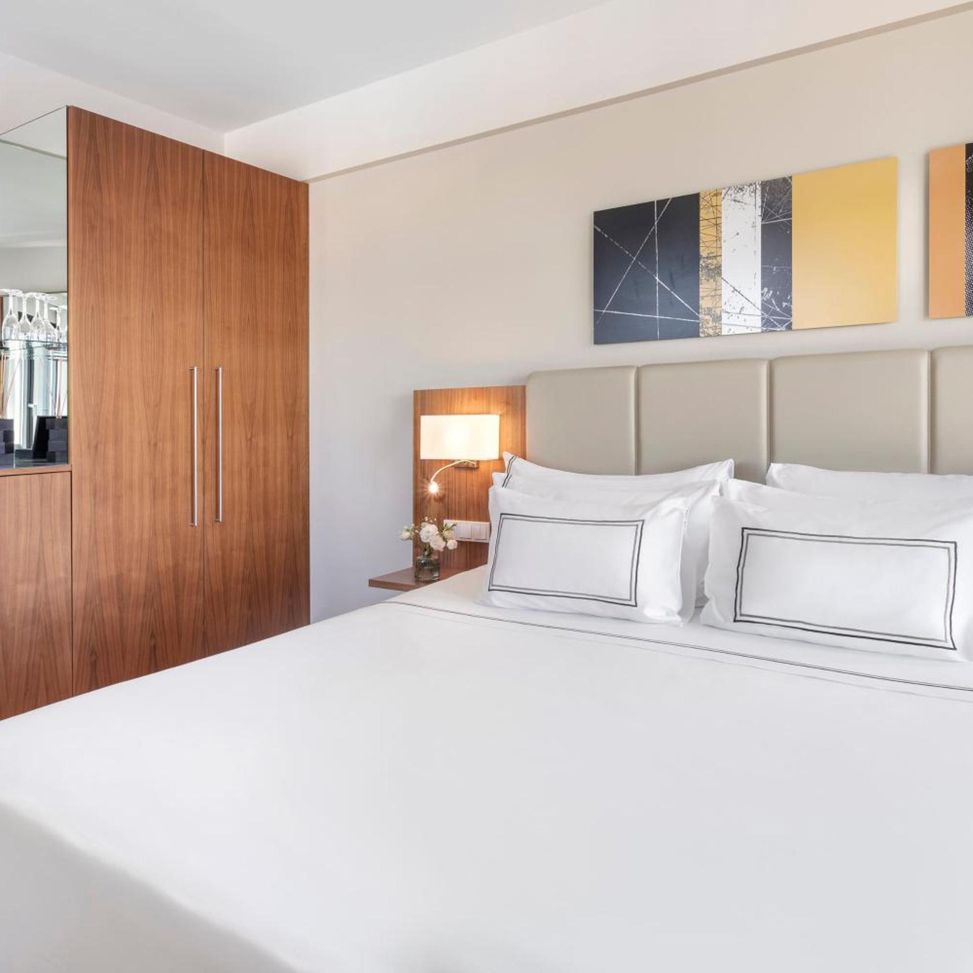 The Level, Premium, City View, Executive Lounge Access