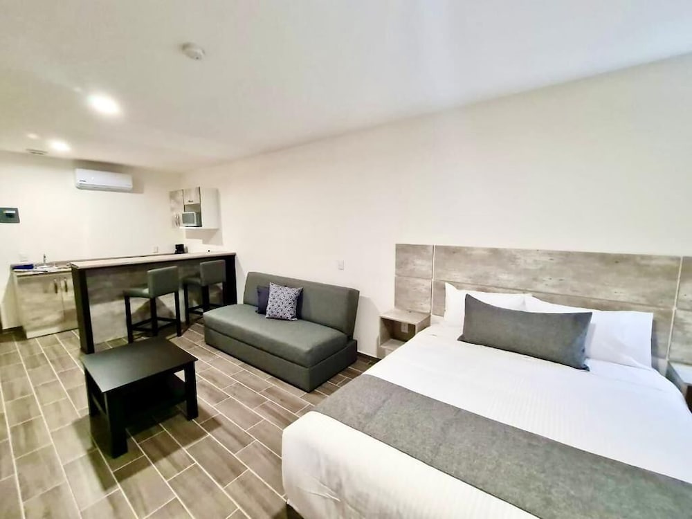 DELUXE, SUITE