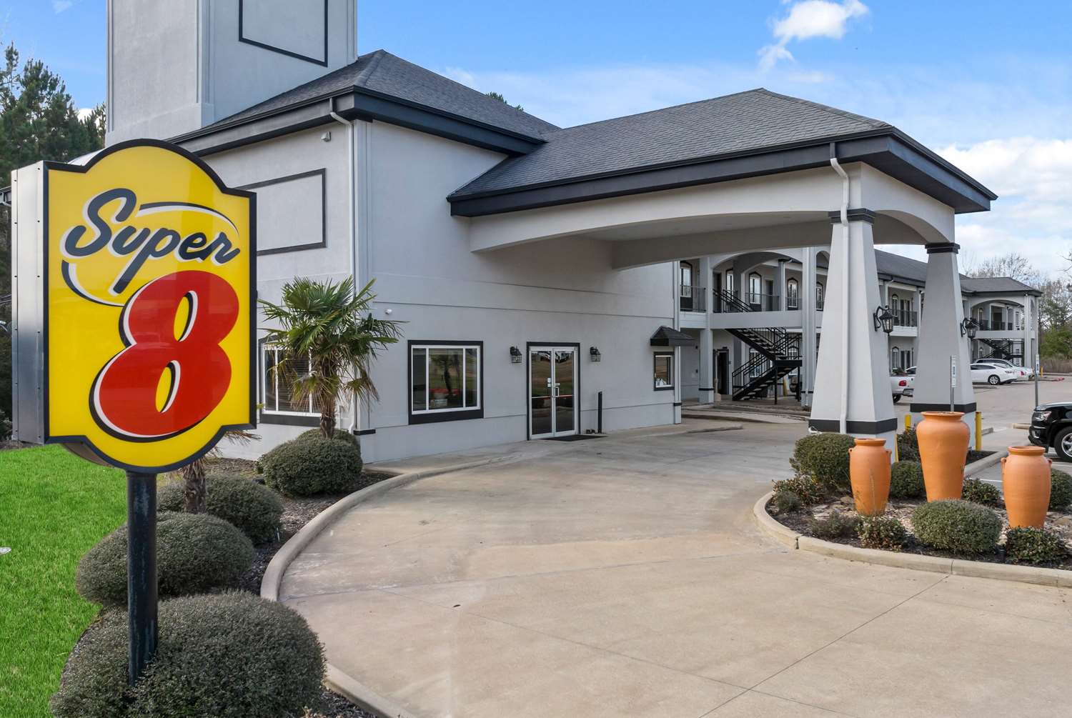 Super 8 by Wyndham Carthage TX 21/24