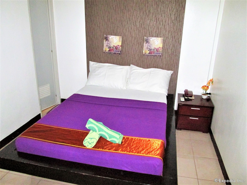 St. Nicolas Inn CDO City Center 17/55