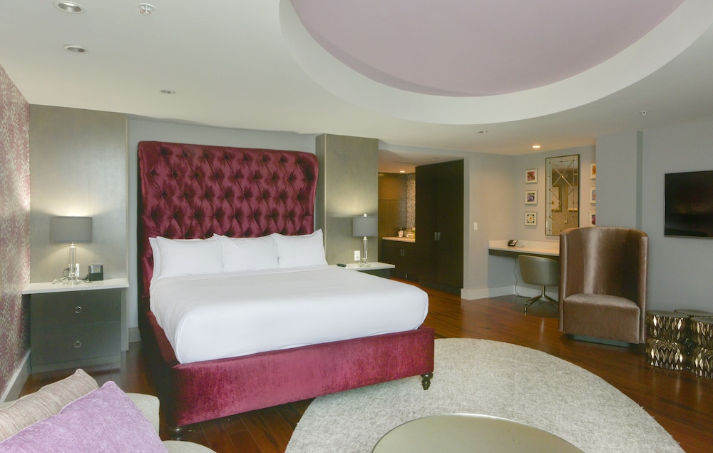 BRIDAL, SUITE, KING BED