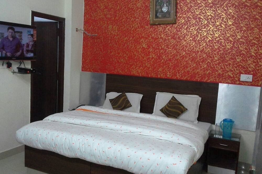 Anand Villa 23/50