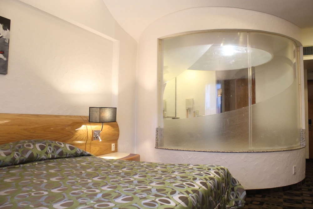 Hotel Mandarin Carton 12/28