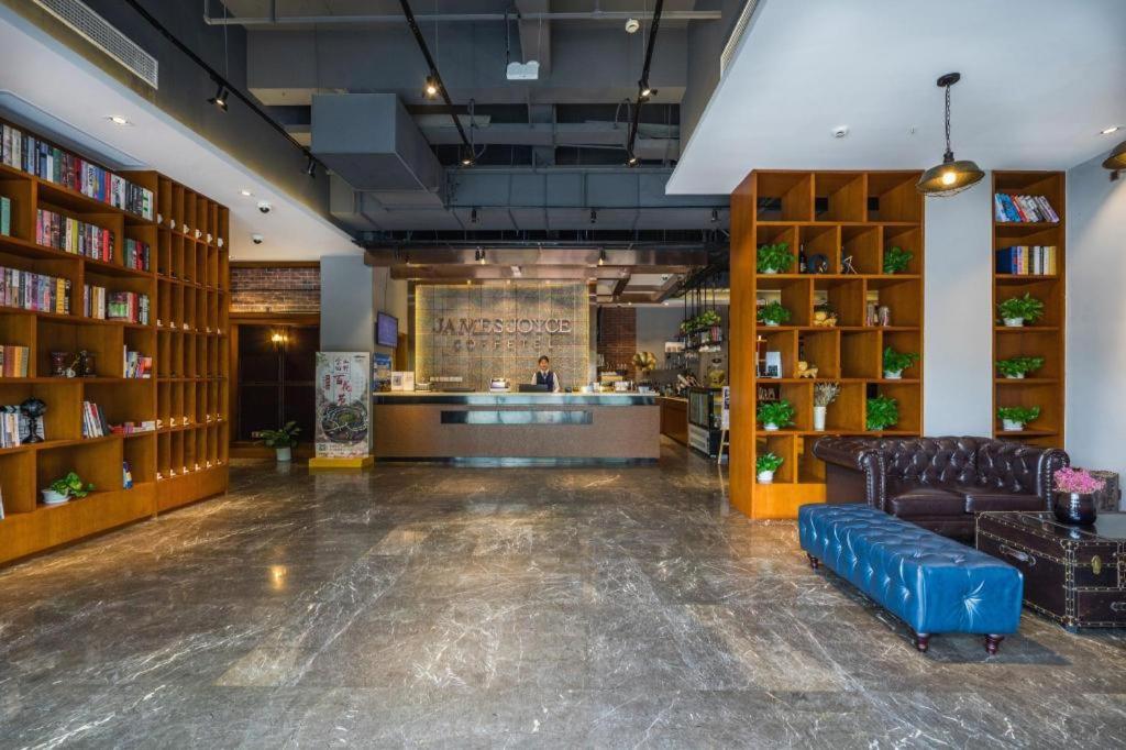 James Joyce Coffetel (Shanghai Jinshan City Beach Bailian Shopping Center) 10/38