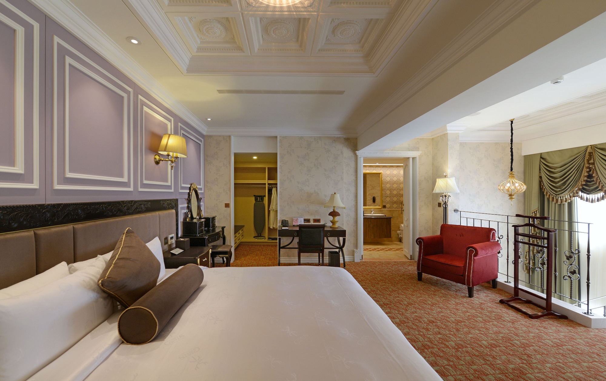 Suite, Queen Bed, with Child Extra Bed