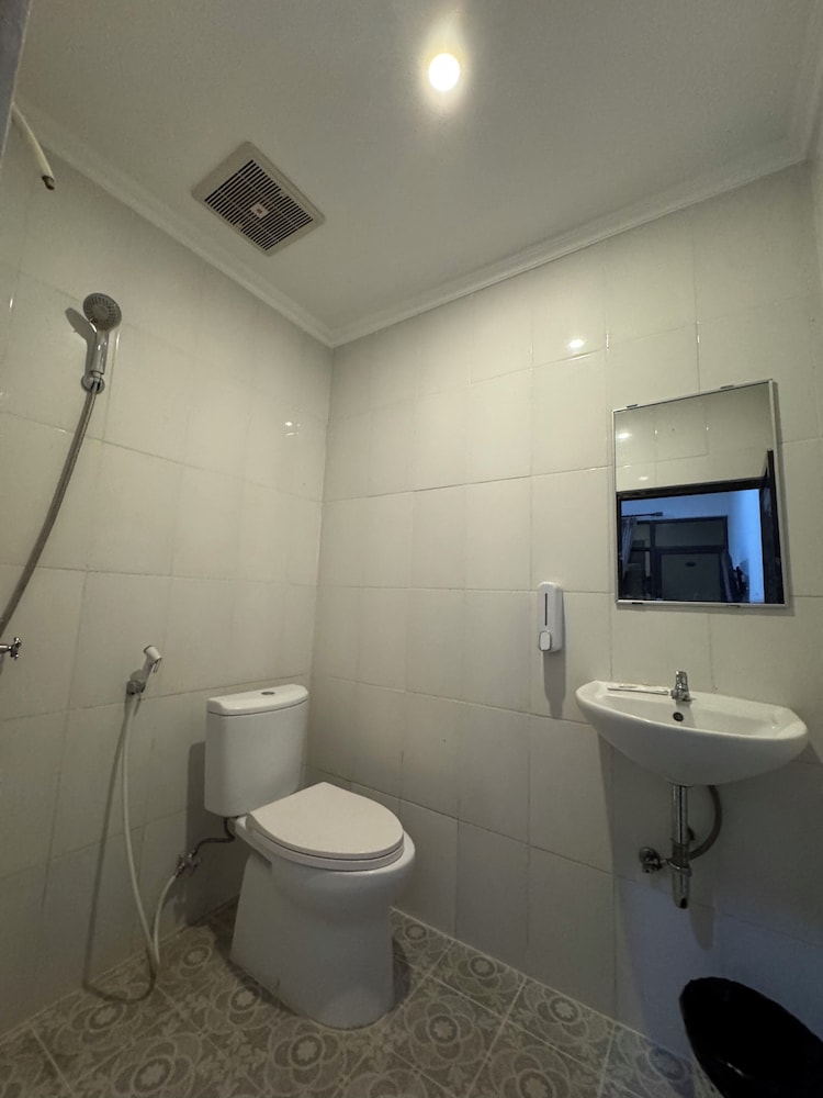Rahayu Hotel Cirebon 59/60