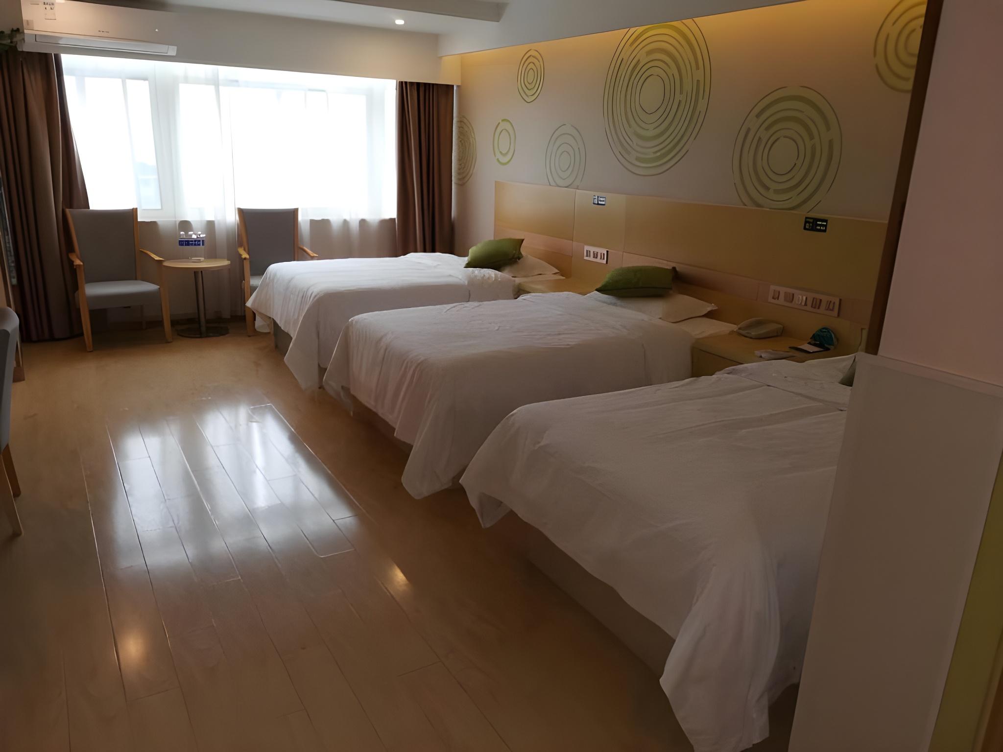 ROOM, TRIPLE