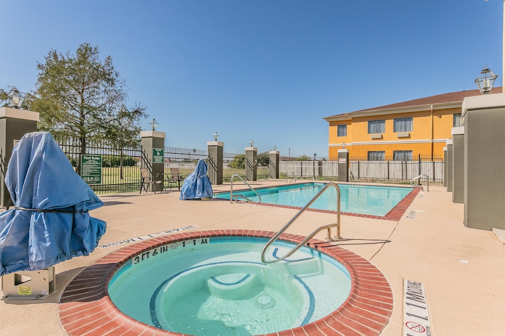 swimming pool spa