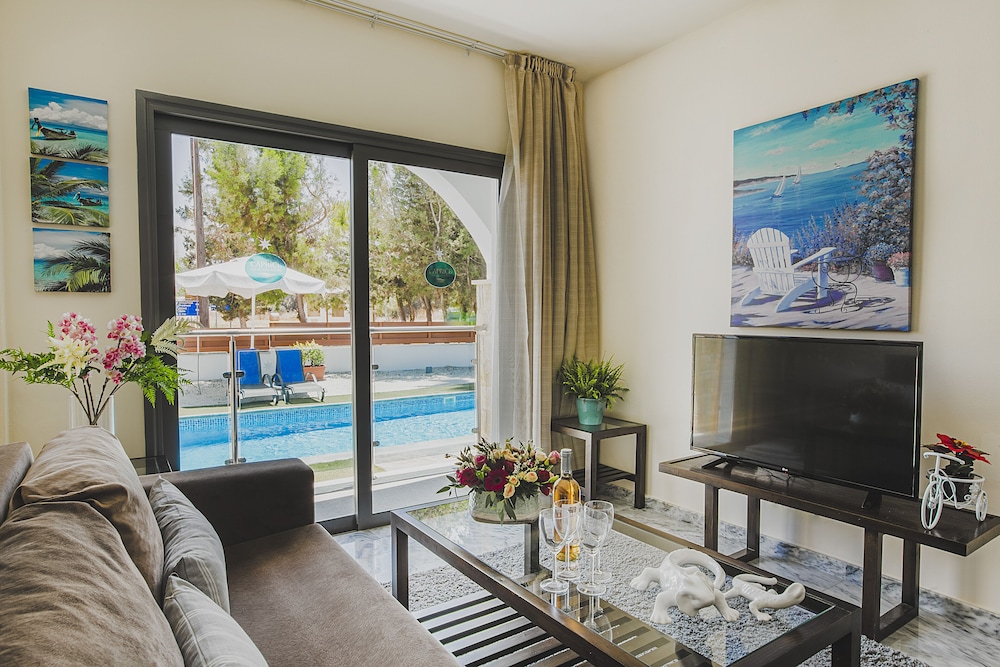 Latchi Escape Hotel and Suites 44/64