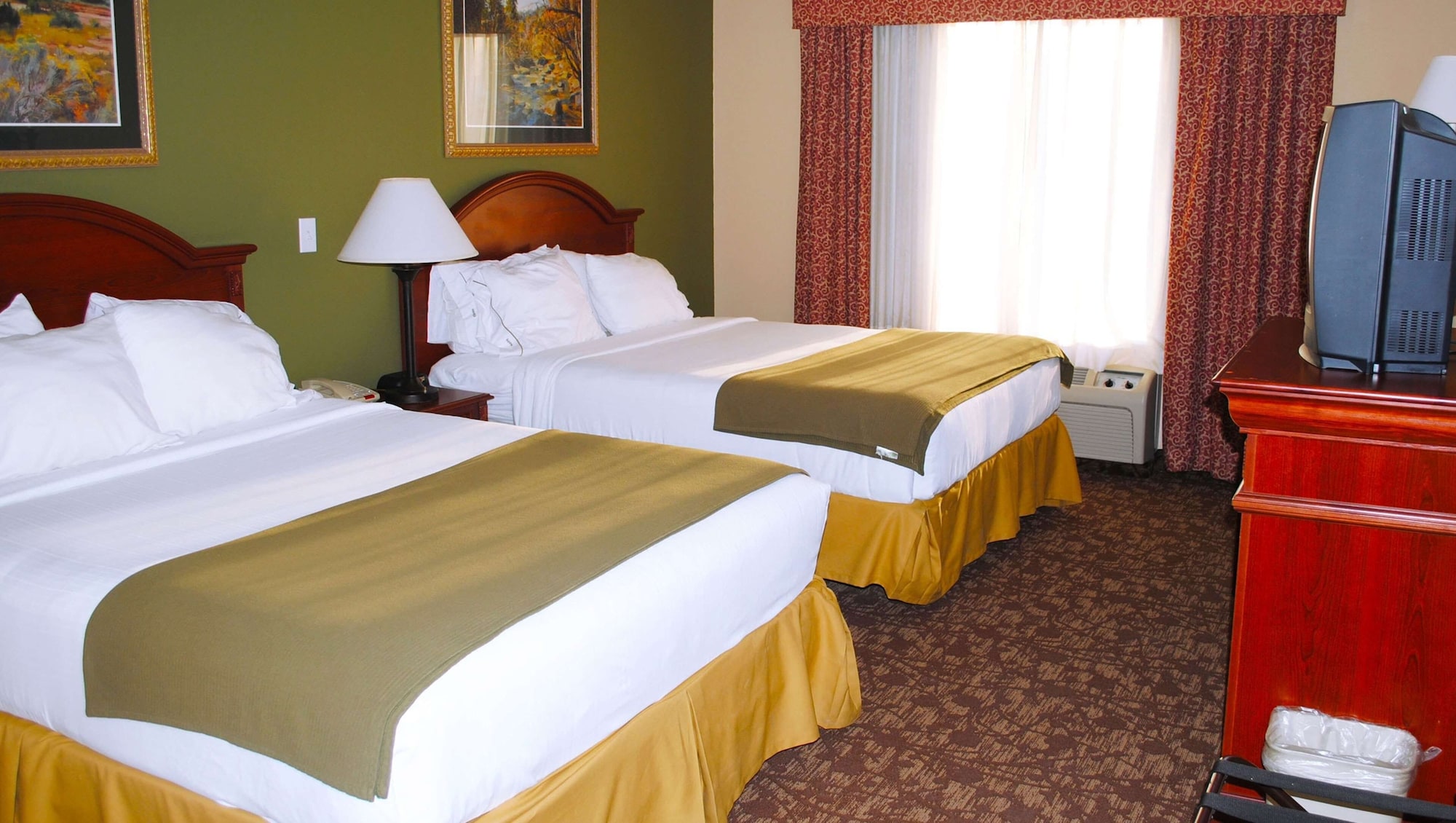 2 Bedrooms, Suite, King and Queen Bed, Sofa