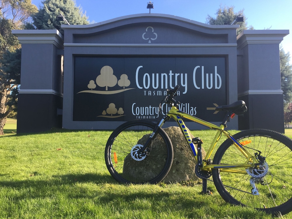 Country Club Villas 41/69