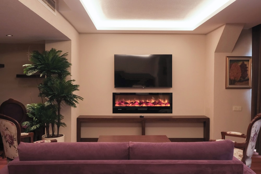 Phellos Suites 24/50